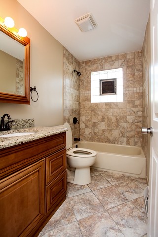 7512 S Sholer Ave, Bridgeview, IL 60455 photo 13