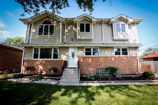 7512 S Sholer Ave, Bridgeview, IL 60455 photo 1