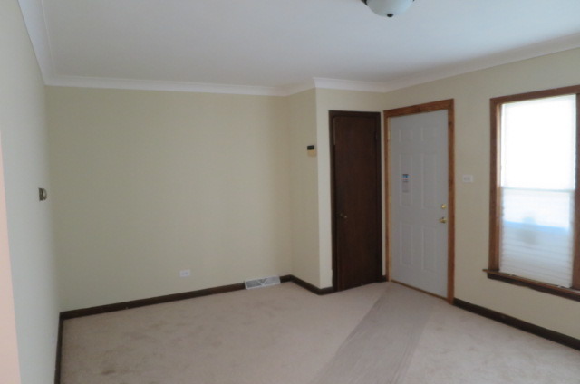 6811 S Artesian Ave, Chicago, IL 60629 photo 2