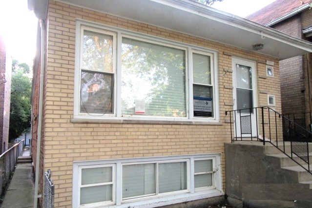 6811 S Artesian Ave, Chicago, IL 60629 photo 1