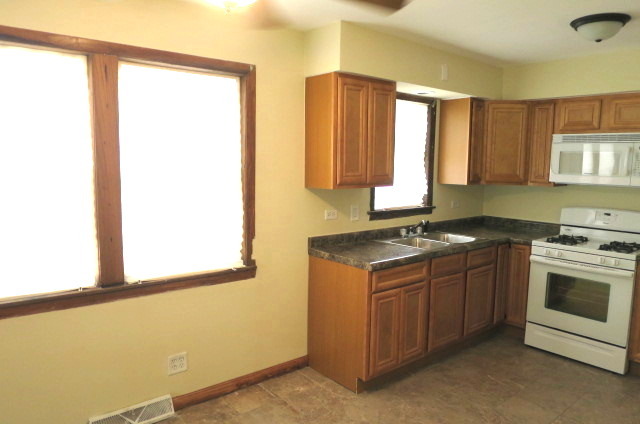 6811 S Artesian Ave, Chicago, IL 60629 photo 3