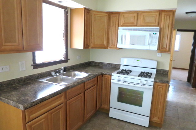 6811 S Artesian Ave, Chicago, IL 60629 photo 4