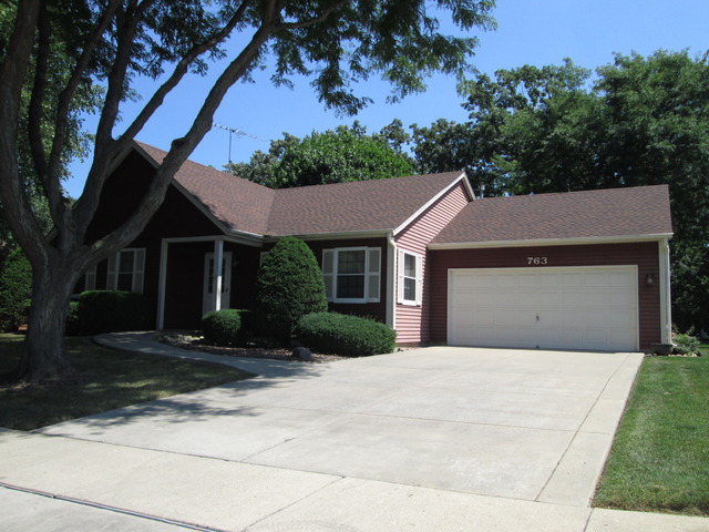 763 Waverly Dr, Elgin, IL 60120 photo 1