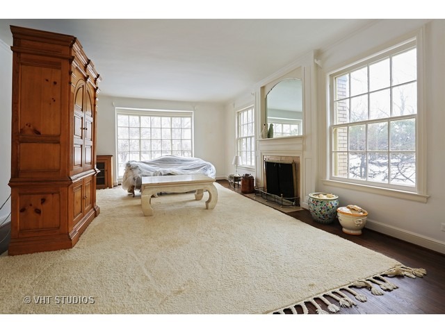 1029 Barton Ct, Glenview, IL 60025 photo 3
