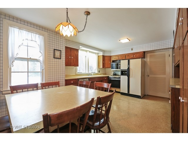 1029 Barton Ct, Glenview, IL 60025 photo 4