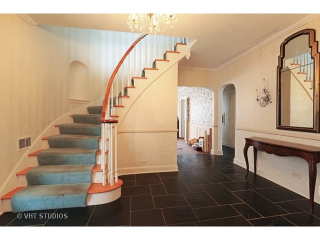1029 Barton Ct, Glenview, IL 60025 photo 2