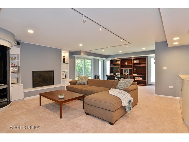 3122 Maple Leaf Dr, Glenview, IL 60026 photo 8
