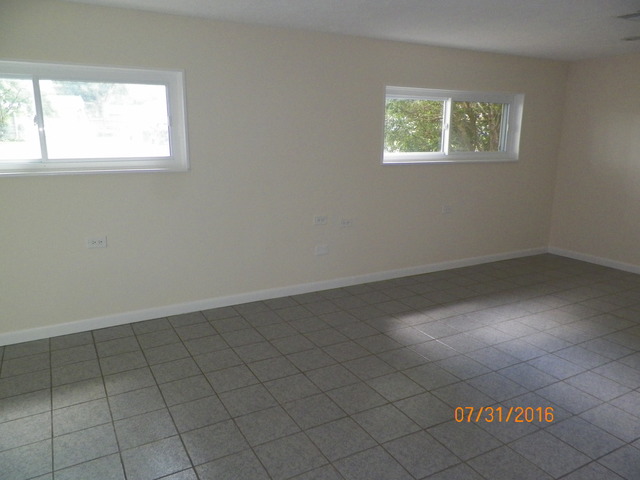 99 W Jeffery Ave, Wheeling, IL 60090 photo 12