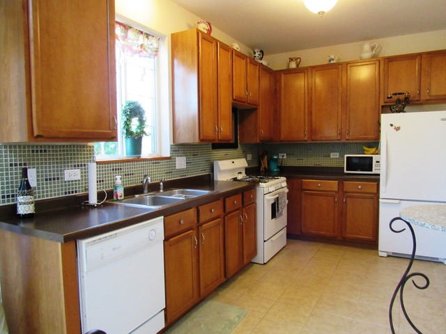 1043 Clover Dr, Minooka, IL 60447 photo 7