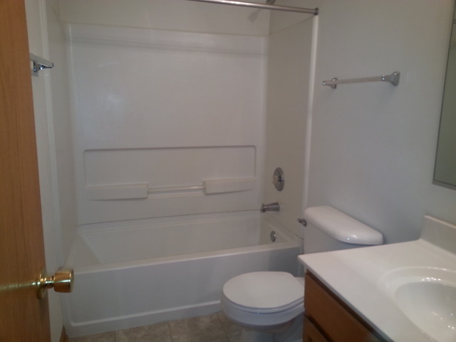 2411 Evergreen Cir, Mchenry, IL 60050 photo 5