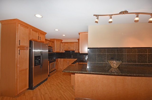 223 Risch Ct, West Chicago, IL 60185 photo 17