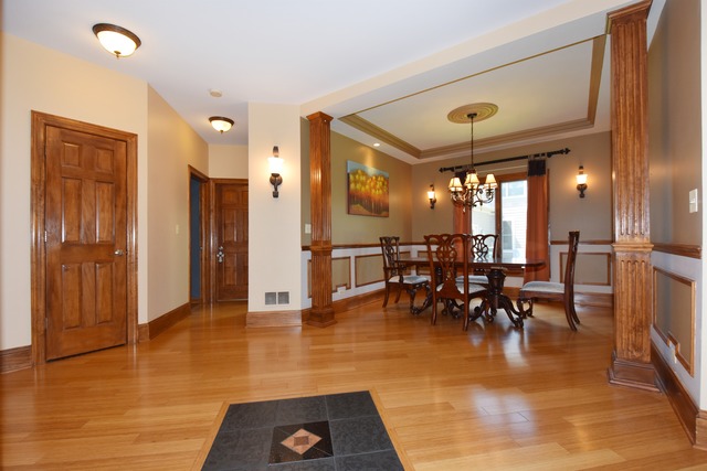 223 Risch Ct, West Chicago, IL 60185 photo 4