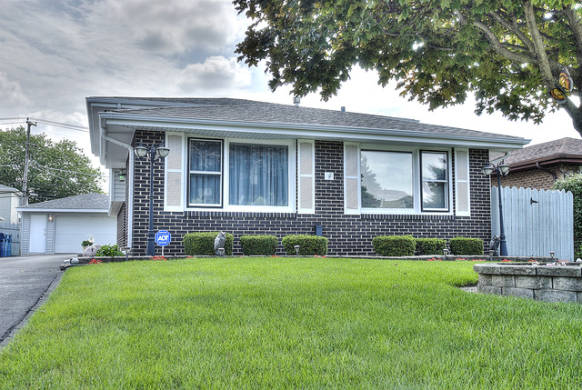 7725 S 78th Ct, Bridgeview, IL 60455 photo 2