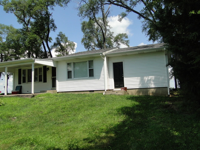 833 S Dudley Grove Rd, Kankakee, IL 60901 photo 1