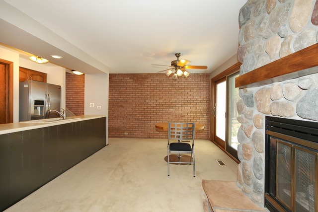 538 E Main St, Barrington, IL 60010 photo 11