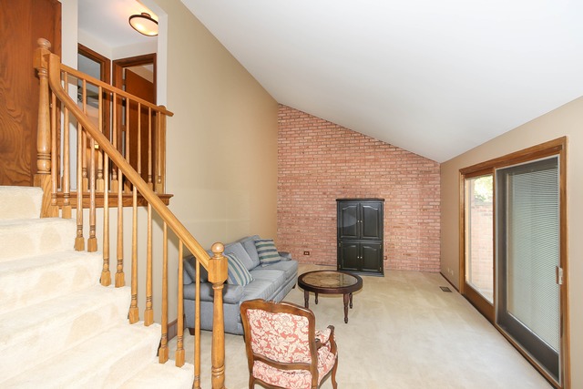 538 E Main St, Barrington, IL 60010 photo 3