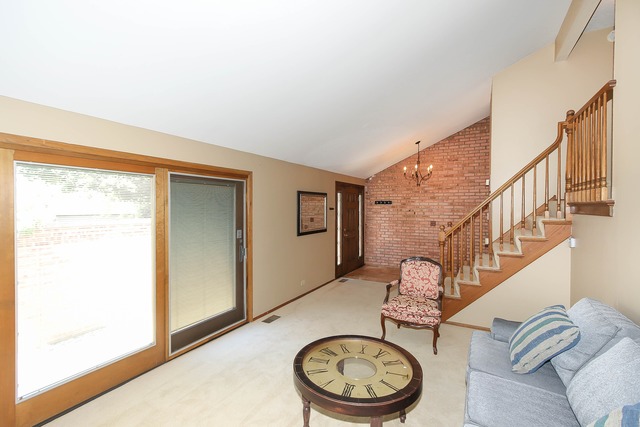 538 E Main St, Barrington, IL 60010 photo 4