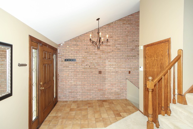 538 E Main St, Barrington, IL 60010 photo 2
