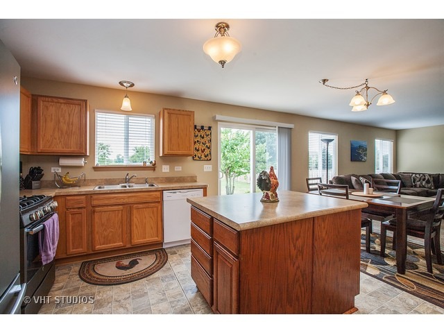 6801 Ayre Dr, Mchenry, IL 60050 photo 5