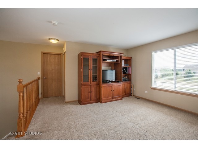 6801 Ayre Dr, Mchenry, IL 60050 photo 8