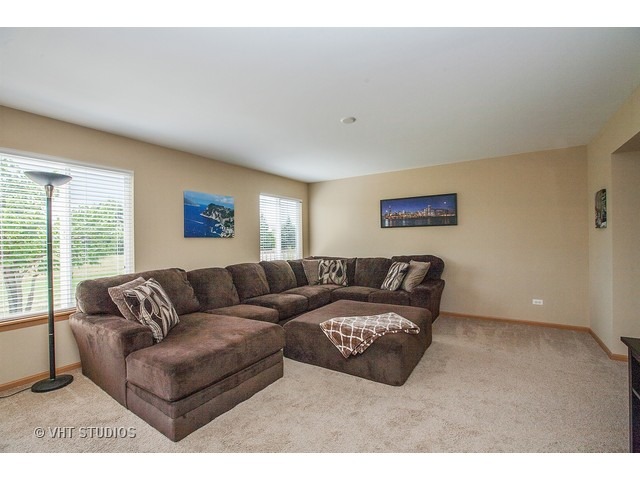 6801 Ayre Dr, Mchenry, IL 60050 photo 4