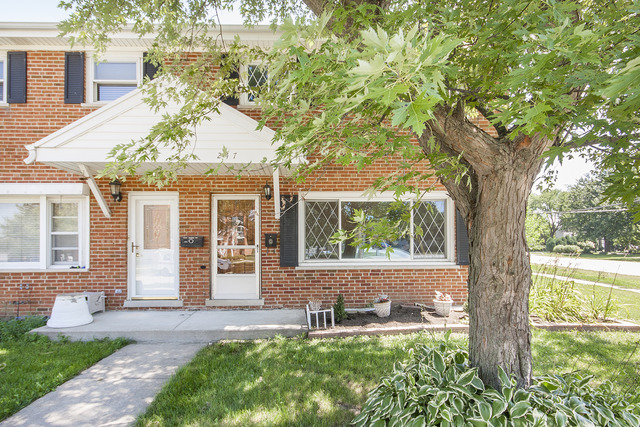 247 S Rush St, Itasca, IL 60143 photo 2