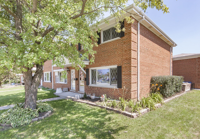 247 S Rush St, Itasca, IL 60143 photo 1