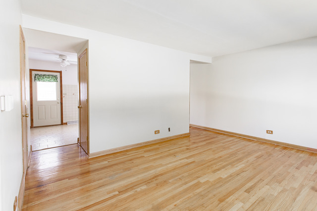 247 S Rush St, Itasca, IL 60143 photo 3