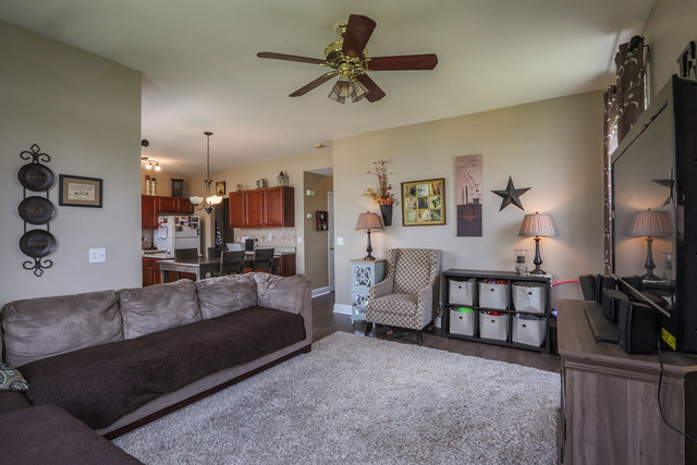 750 Periwinkle Ln, Aurora, IL 60504 photo 12