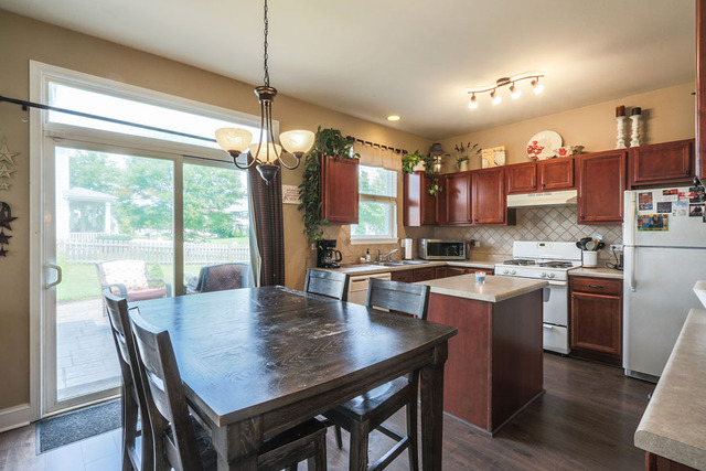 750 Periwinkle Ln, Aurora, IL 60504 photo 5