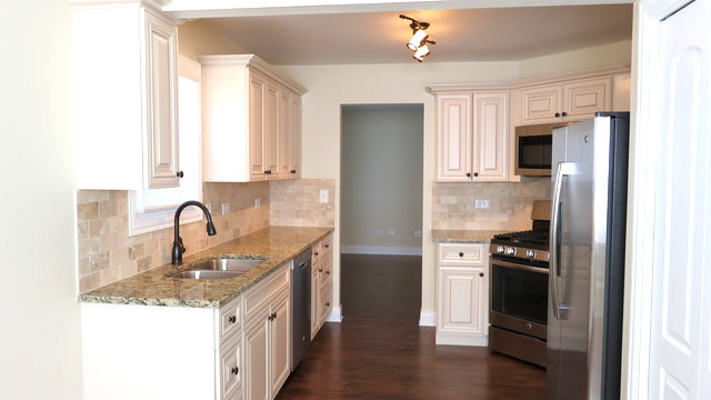 2900 Grand Prairie Dr, Joliet, IL 60431 photo 3