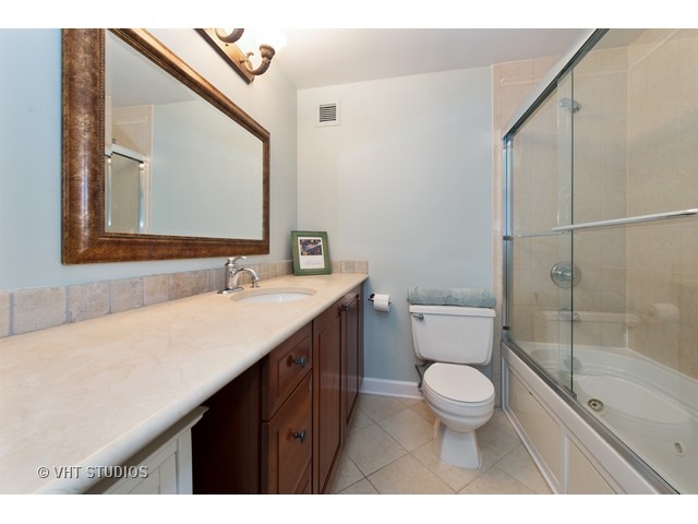 30 E Huron St #1408, Chicago, IL 60611 photo 8