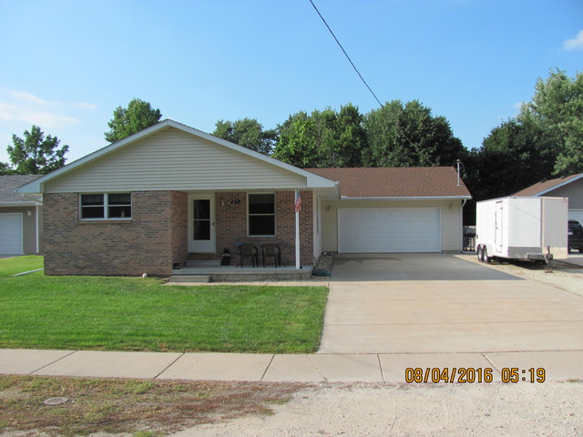 468 W 3rd St, Braidwood, IL 60408 photo 2