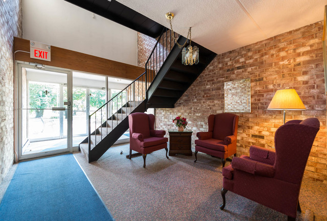 100 W Park Circle Dr #2C, Wheaton, IL 60187 photo 3