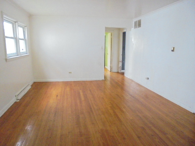 512 E 109th St, Chicago, IL 60628 photo 3