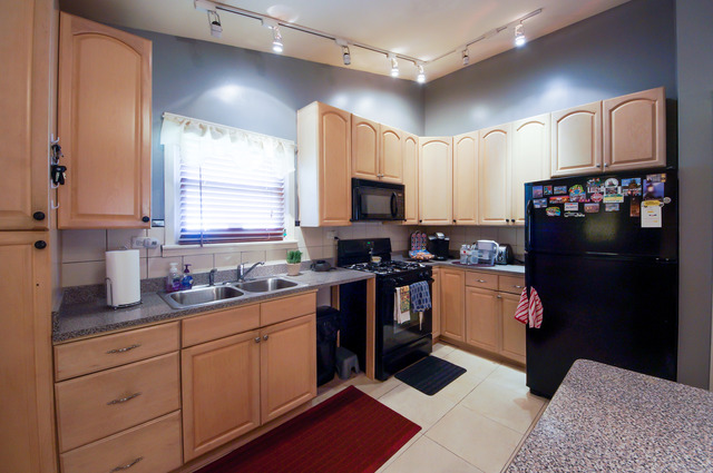 2880 Eisenhower Dr, Des Plaines, IL 60018 photo 3