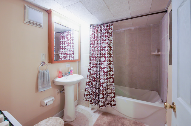2880 Eisenhower Dr, Des Plaines, IL 60018 photo 14