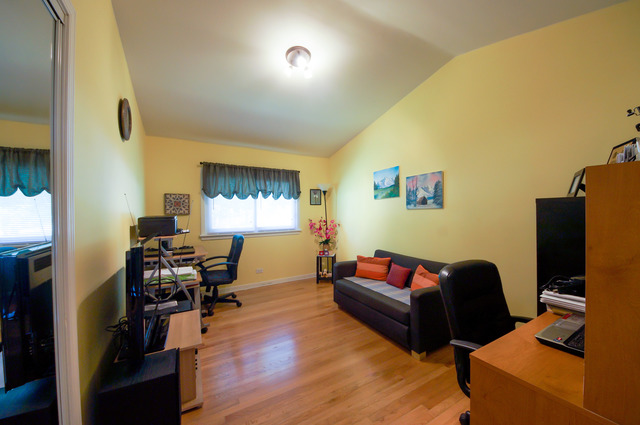 2880 Eisenhower Dr, Des Plaines, IL 60018 photo 11