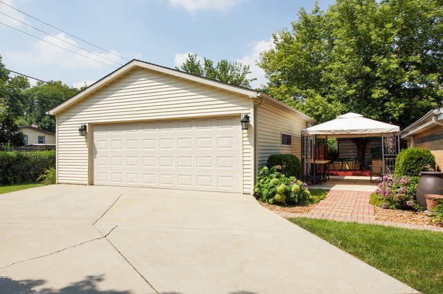 2880 Eisenhower Dr, Des Plaines, IL 60018 photo 18