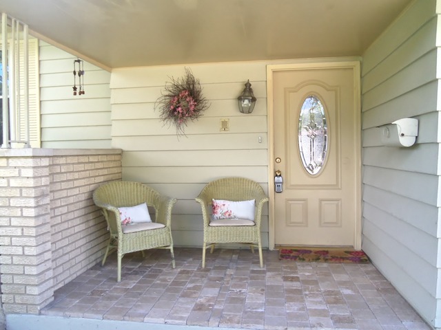 152 Kathleen Dr, Elgin, IL 60123 photo 2