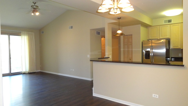 1731 Pavilion Way #503, Park Ridge, IL 60068 photo 2
