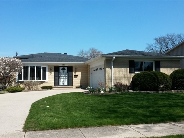 680 Devonshire Dr, Des Plaines, IL 60018 photo 1