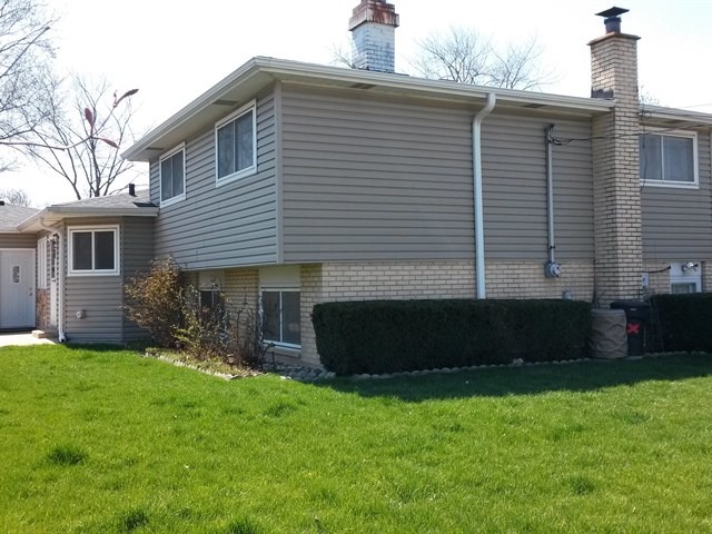 680 Devonshire Dr, Des Plaines, IL 60018 photo 13