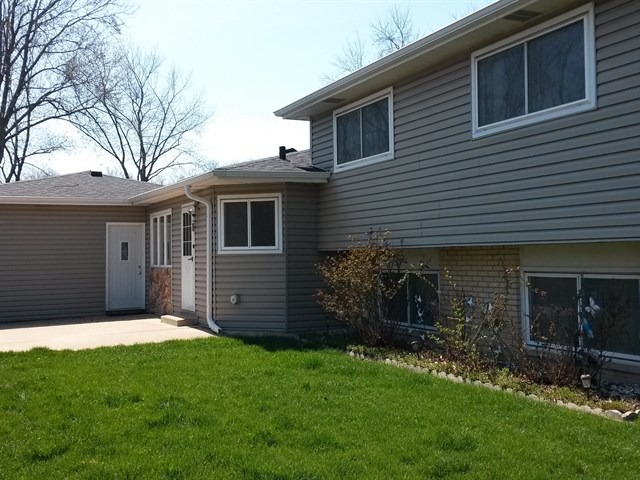 680 Devonshire Dr, Des Plaines, IL 60018 photo 12