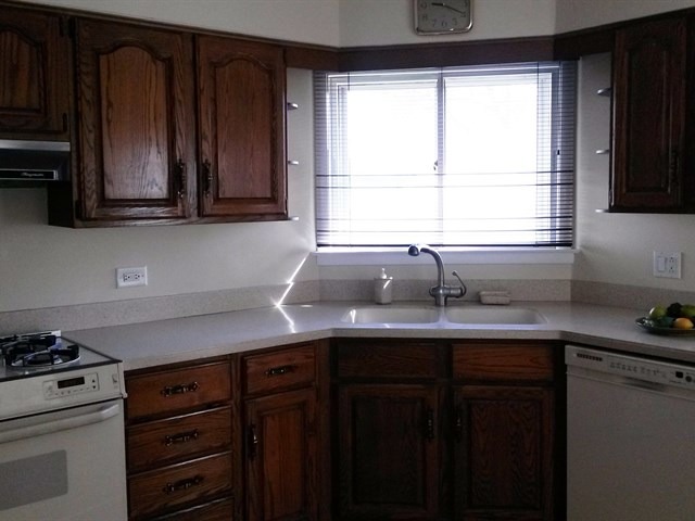 680 Devonshire Dr, Des Plaines, IL 60018 photo 6