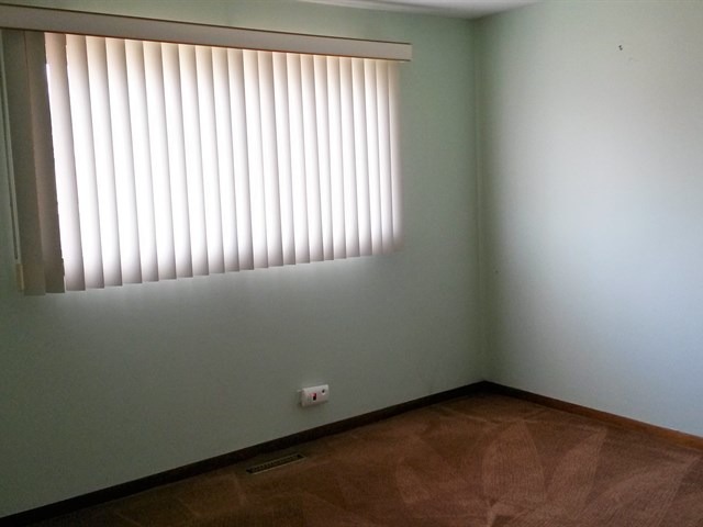 680 Devonshire Dr, Des Plaines, IL 60018 photo 9