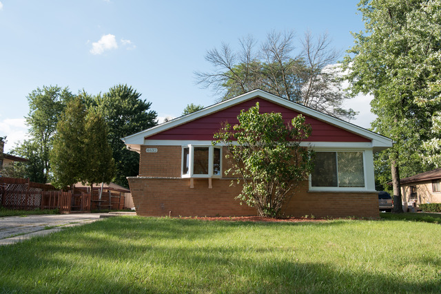4632 Larch Ave, Glenview, IL 60025 photo 2