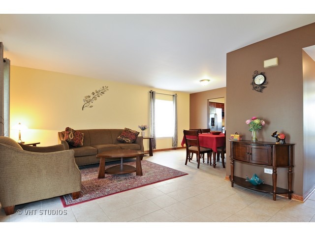 2411 Eldorado Ct, Naperville, IL 60564 photo 3