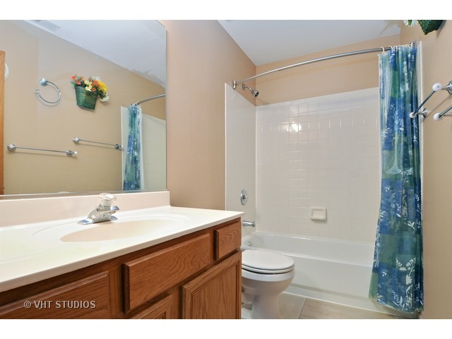 2411 Eldorado Ct, Naperville, IL 60564 photo 13