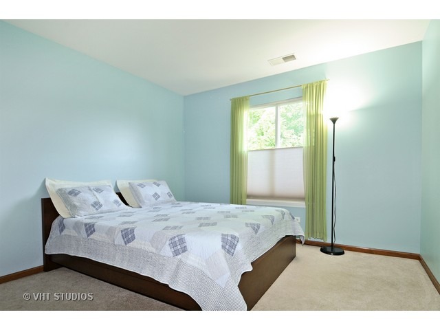 2411 Eldorado Ct, Naperville, IL 60564 photo 11